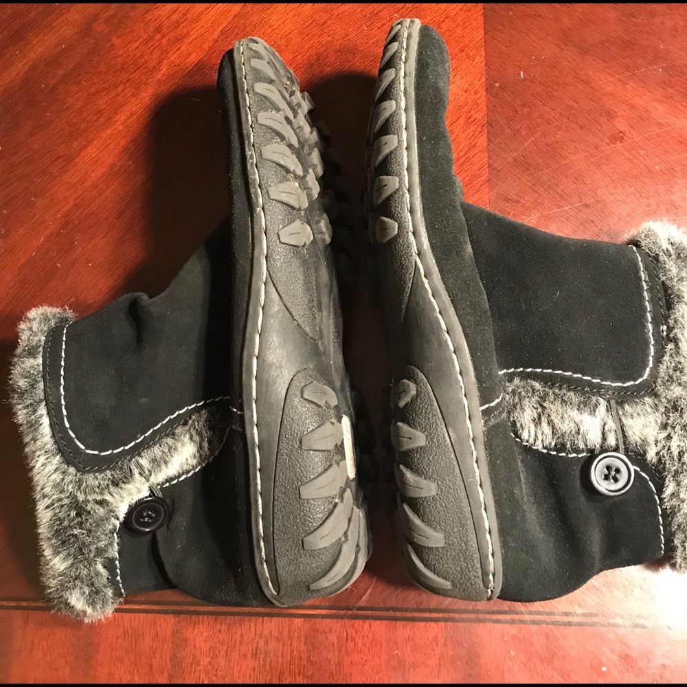 Khombu Black Faux Fur lined Booties